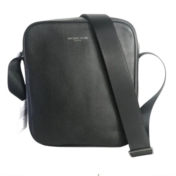 Michael Kors Men's WARREN Medium Flight Bag Leather Crossbody Black - Picture 1 of 9